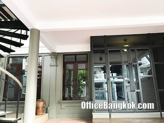 Home Office 3.5 Storey on Sukhumvit 26 close to Promphong BTS Station