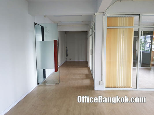 Rent Office Space 175 Sqm with Partly Furnished Close to BTS Phahonyothin 24 Station