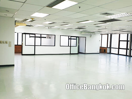 Rent Office with Partly Furnished 300 Sqm on Rama 4 Road