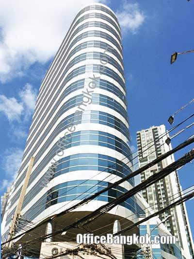 Glas haus Building - Office Space for Rent on Sukhumvit Area nearby Phrom Phong BTS Station and Sukhumvit MRT Station.