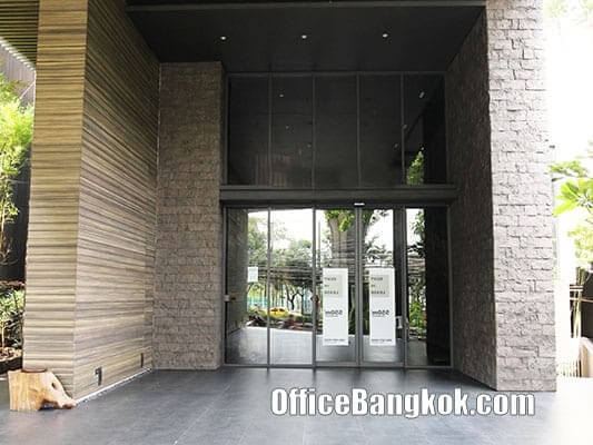 Showroom and Office Space for Rent on Ground Floor and Mezzanine near Ekkamai BTS Station