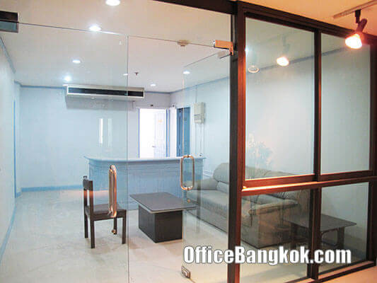 Cheap Office Space for Rent with Fully Furnished on Surawong