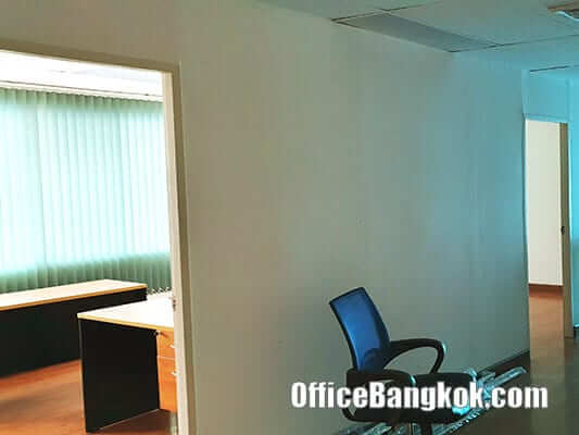 Office Space for Rent close to Huai Khwang MRT Station