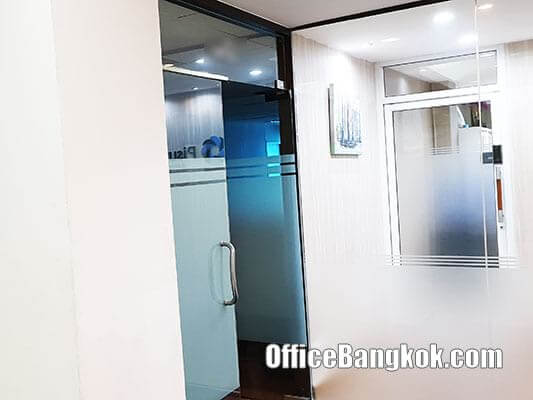 Office Space for Rent close to Huai Khwang MRT Station