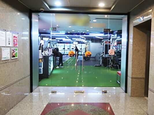 พื้นที่ฟิตเนสให้เช่าในตึกสำนักงานทำเลอโศก ติดรถไฟฟ้า MRT สถานีเพชรบุรี