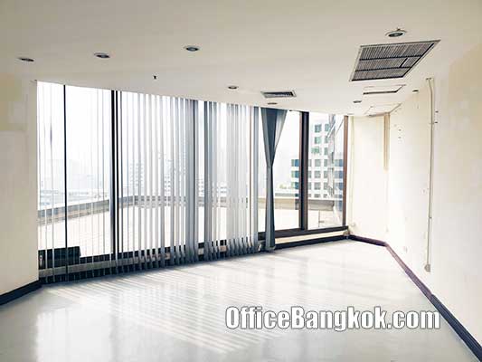 Office Space for Rent on Asoke Near Phetchaburi MRT Station 270 Sqm