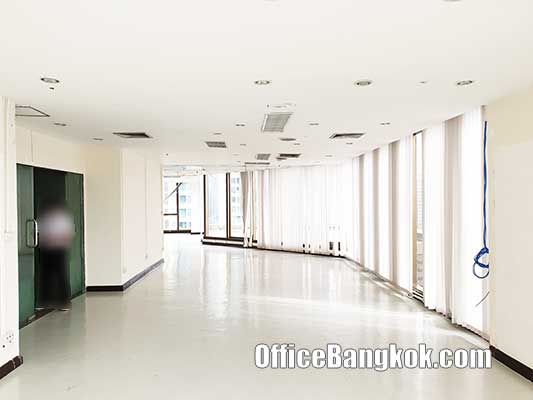 Office Space for Rent on Asoke Near Phetchaburi MRT Station 270 Sqm
