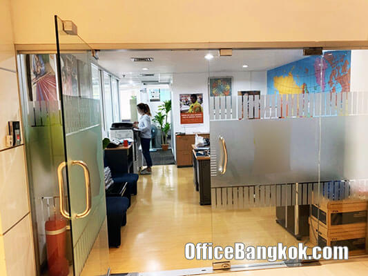 Rent Office with Partly Furnished size 130 Square Metre near Phetchaburi MRT Station