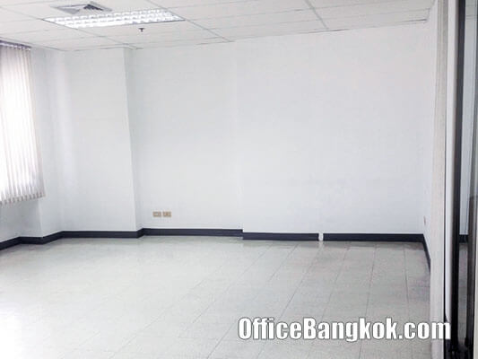 Rent Small Office on Ratchada close to Huai Khwang MRT Station