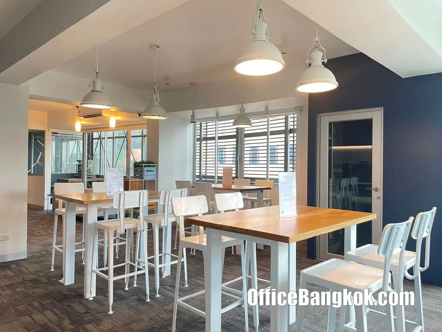 เช่าสำนักงานสำเร็จรูป และ Co-Working Space อาคารบลูชิพส์ ทองหล่อ (BlueChips Thonglor)