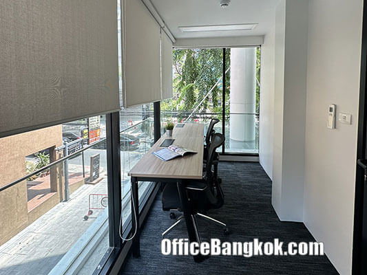 Service Office For Rent On Sukhumvit 26, Fully Furnished Office Space Rental.