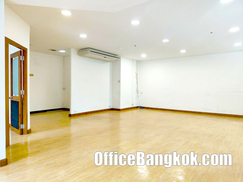 Rent Office On Asoke Area Space 85 Sqm Close To Phetchaburi MRT Station