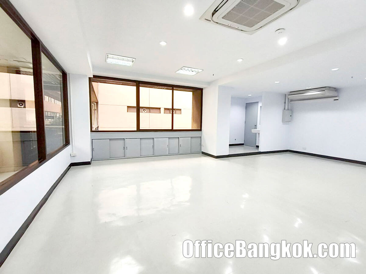 Rent Office On Asoke Area Space 56 Sqm Close To Phetchaburi MRT Station