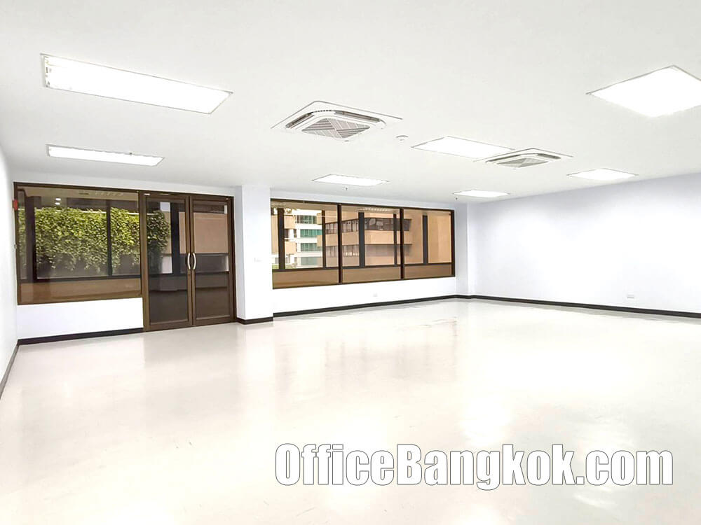 เช่าออฟฟิศพื้นที่ 94 ตรม ทำเลอโศก ติดรถไฟฟ้า MRT สถานีเพชรบุรี