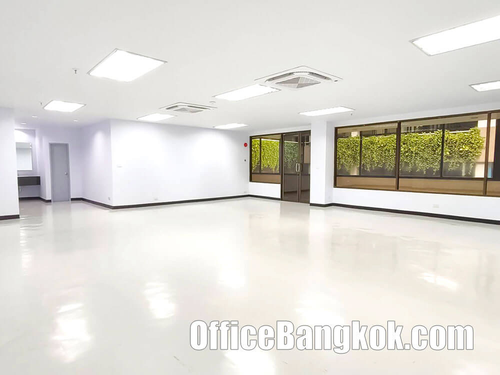 เช่าออฟฟิศพื้นที่ 94 ตรม ทำเลอโศก ติดรถไฟฟ้า MRT สถานีเพชรบุรี