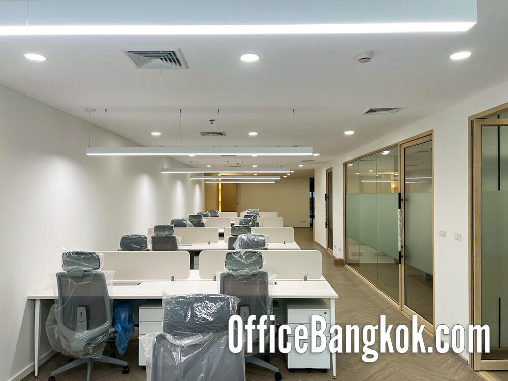 Fully furnished office for rent in Bangna, 145 sqm. Ready to move in with modern design and 123,000 THB/month rental.