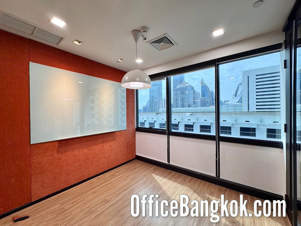 ออฟฟิศให้เช่าตกแต่งแล้วบางส่วน ใกล้ BTS ชิดลม พื้นที่ 775 ตร.ม. ค่าเช่า 830,000 บาท/เดือน เหมาะสำหรับสำนักงานใหญ่ เดินทางสะดวก ใจกลางกรุงเทพฯ