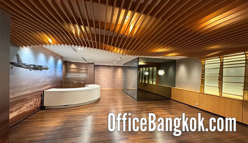 ออฟฟิศให้เช่าตกแต่งแล้วบางส่วน ใกล้ BTS ชิดลม พื้นที่ 775 ตร.ม. ค่าเช่า 830,000 บาท/เดือน เหมาะสำหรับสำนักงานใหญ่ เดินทางสะดวก ใจกลางกรุงเทพฯ
