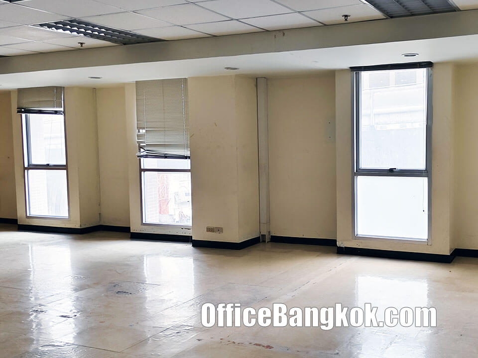 Office For Rent With Partly Furnished Space 230 Sqm Close To Ratchathewi BTS Station