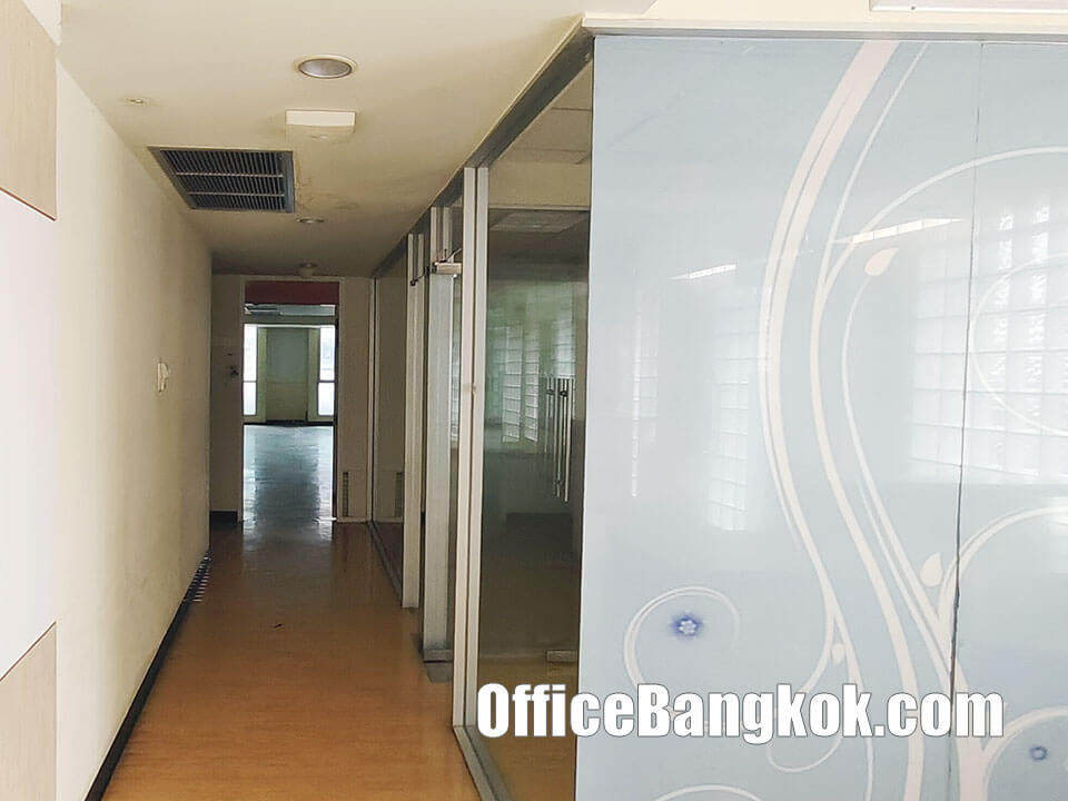 Office Space For Rent With Partly Furnished Space 250 Sqm Close To Ratchathewi BTS Station