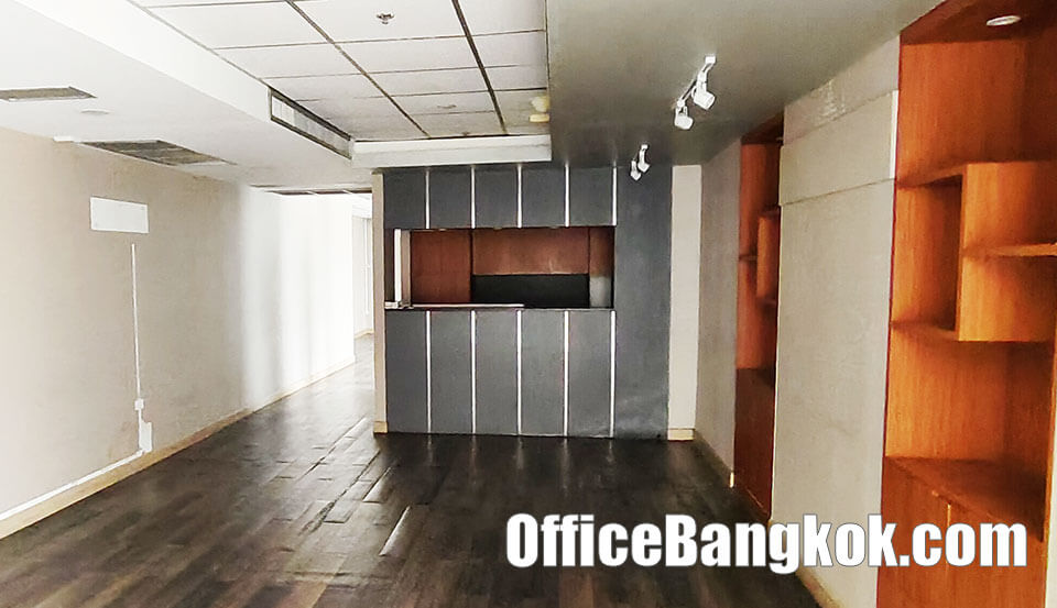 Rent Office With Partly Furnished Space 220 Sqm Close To Ratchathewi BTS Station