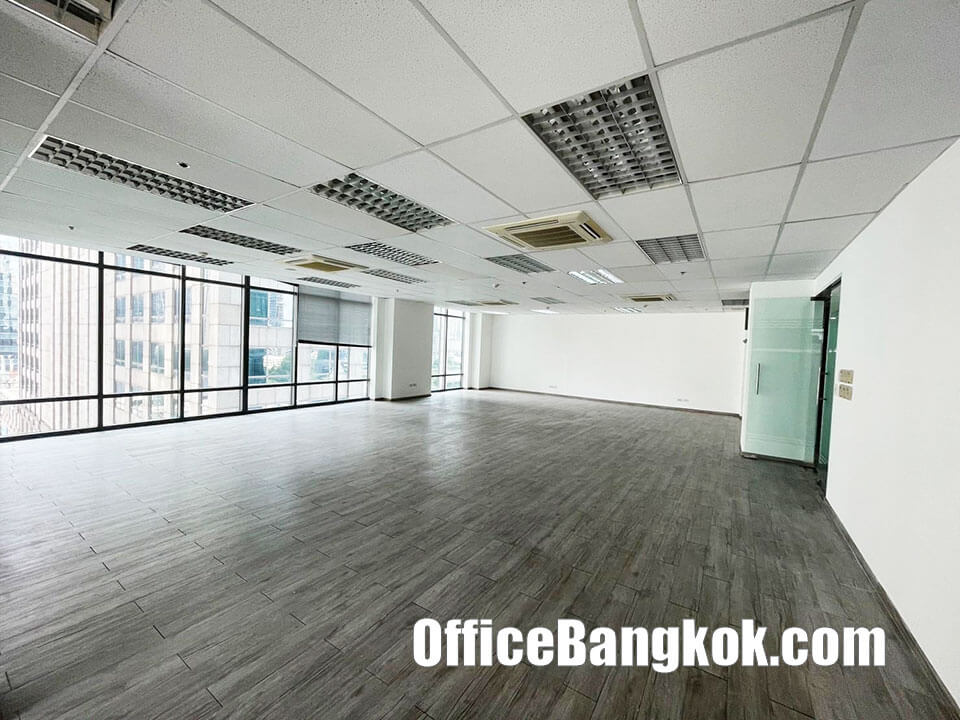 Prime Office Space for Rent Near Phloen Chit BTS Station – 136 sqm, Partly Furnished