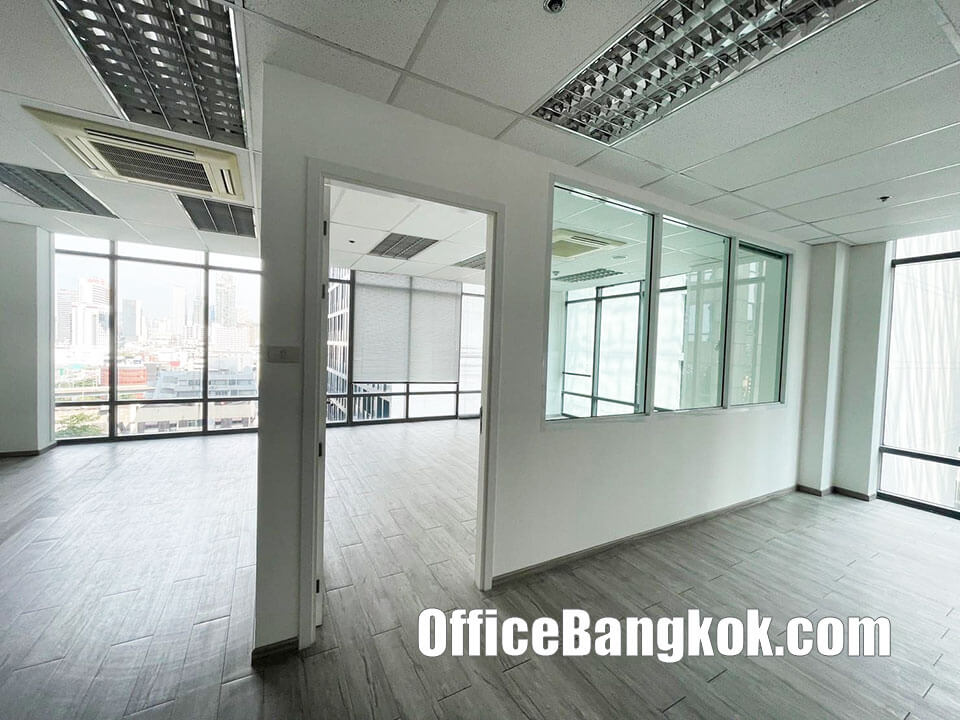 Prime Office Space for Rent Near Phloen Chit BTS Station – 136 sqm, Partly Furnished