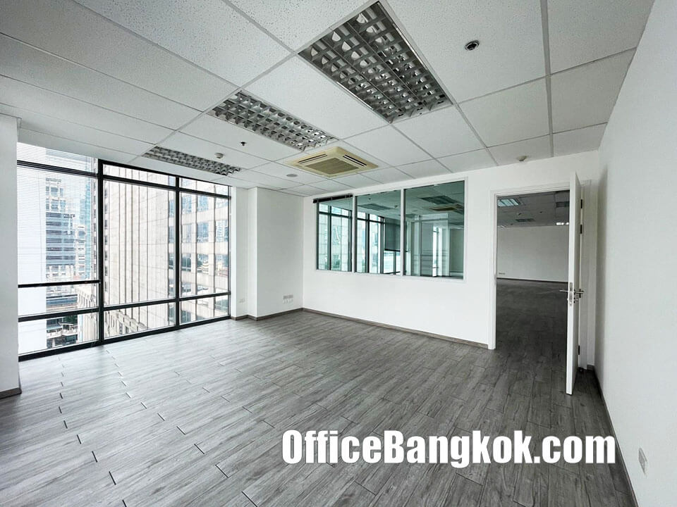 Prime Office Space for Rent Near Phloen Chit BTS Station – 136 sqm, Partly Furnished