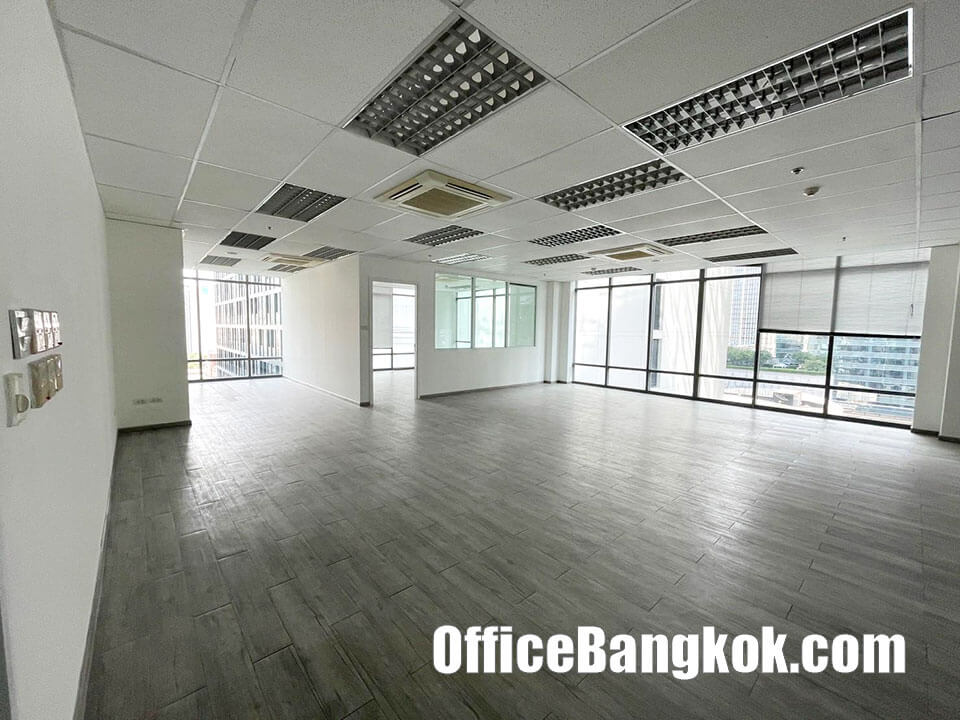 Prime Office Space for Rent Near Phloen Chit BTS Station – 136 sqm, Partly Furnished