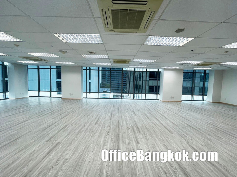 Premium 140 Sqm Office Space Available for Lease Close to Phloen Chit BTS Station, Central Bangkok