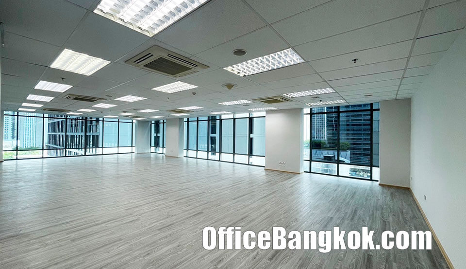 Premium 140 Sqm Office Space Available for Lease Close to Phloen Chit BTS Station, Central Bangkok