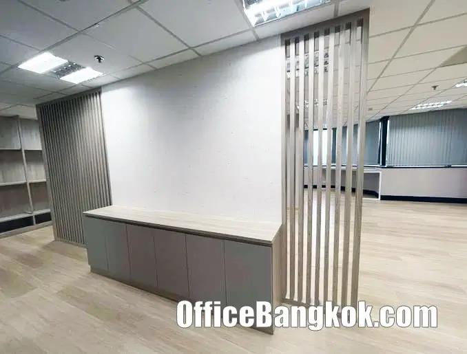 Rent Office With Partly Furnished 230 Sqm Close To Ratchadapisek MRT Station