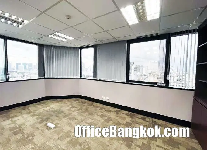 Rent Office With Partly Furnished 230 Sqm Close To Ratchadapisek MRT Station