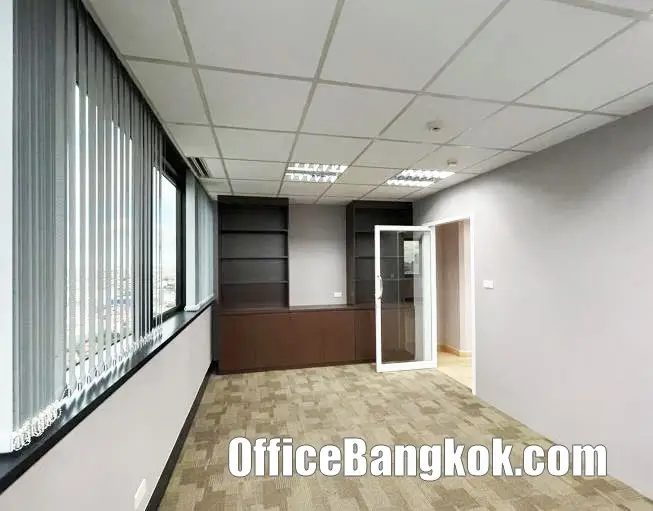 Rent Office With Partly Furnished 230 Sqm Close To Ratchadapisek MRT Station