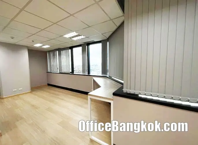 Rent Office With Partly Furnished 230 Sqm Close To Ratchadapisek MRT Station