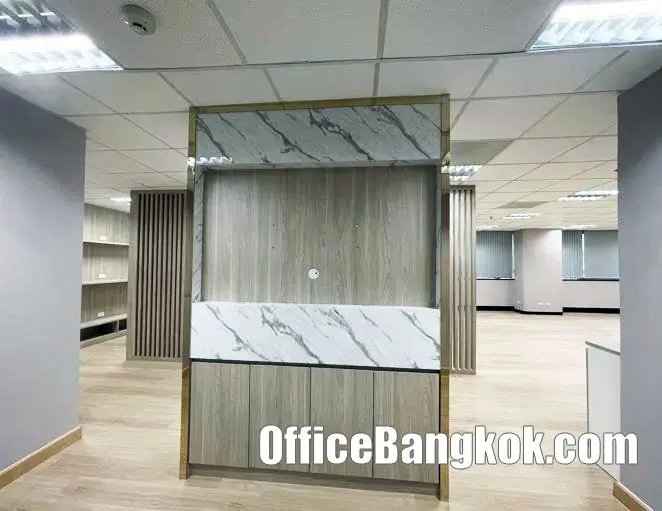 Rent Office With Partly Furnished 230 Sqm Close To Ratchadapisek MRT Station