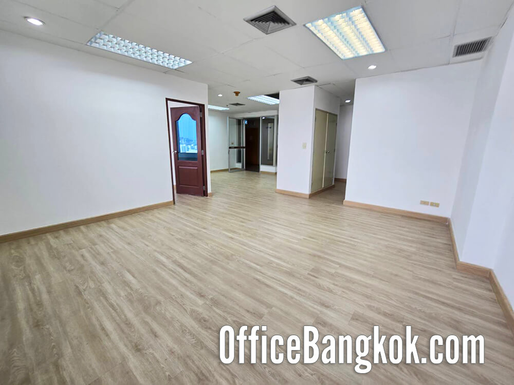 ให้เช่าออฟฟิศขนาดเล็ก 60 ตรม ราคา 30,000 บาท/เดือน ทำเลดี ใกล้ MRT ห้วยขวาง เดินทางง่าย เหมาะสำหรับธุรกิจขนาดเล็ก สตาร์ทอัป หรือทีมเริ่มต้น ให้เช่าออฟฟิศขนาดเล็ก 60 ตรม ราคา 30,000 บาท/เดือน ทำเลดี ใกล้ MRT ห้วยขวาง เดินทางง่าย เหมาะสำหรับธุรกิจขนาดเล็ก สตาร์ทอัป หรือทีมเริ่มต้น