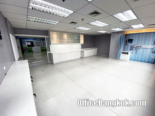 Rent Office With Partly Furnished Space 584 Sqm On Ratchada Close To Rama 9 MRT Station