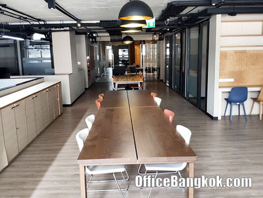 Fully Furnished Office For Rent on Silom 2,000 Sqm Close To Chong Nonsi BTS Station