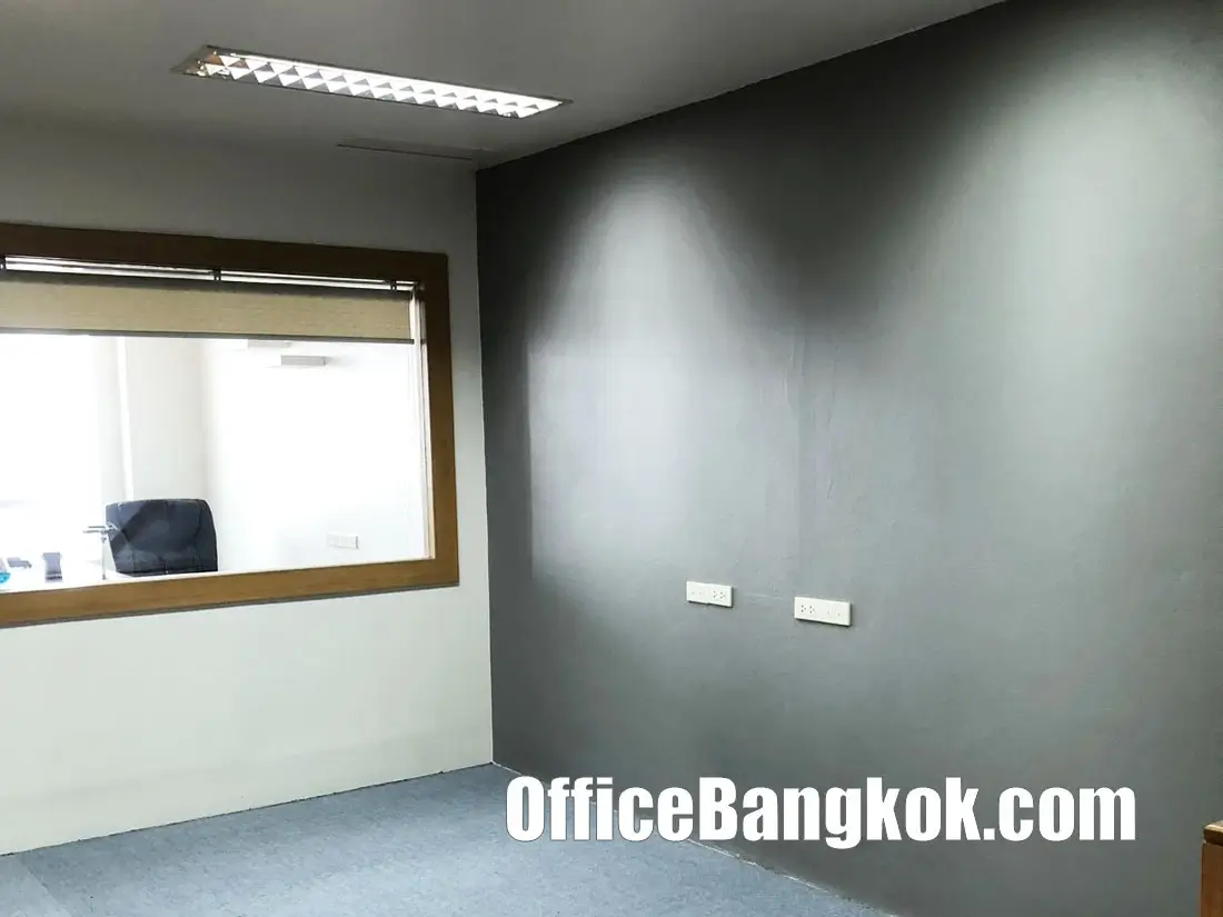 Office Space For Rent 56 Sqm On Silom Road Close To Surasak BTS Station