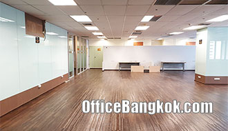 Rent Office with Partly Furnished on Silom 350 Sqm Close to Sala Daeng BTS Station nd Silom MRT Station | OfficeBangkok