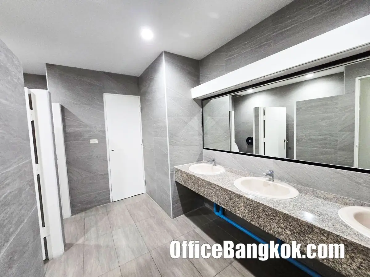 Rent Office With Partly Furnished 350 Sqm Close To Asok BTS Station