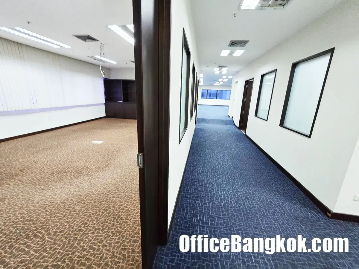 Rent Office With Partly Furnished 350 Sqm Close To Asok BTS Station