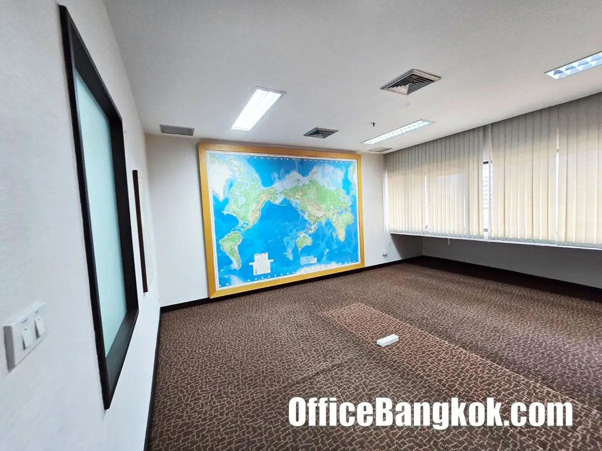 Rent Office With Partly Furnished 350 Sqm Close To Asok BTS Station