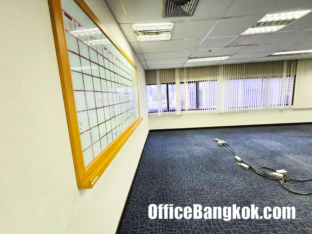 Rent Office With Partly Furnished 350 Sqm Close To Asok BTS Station