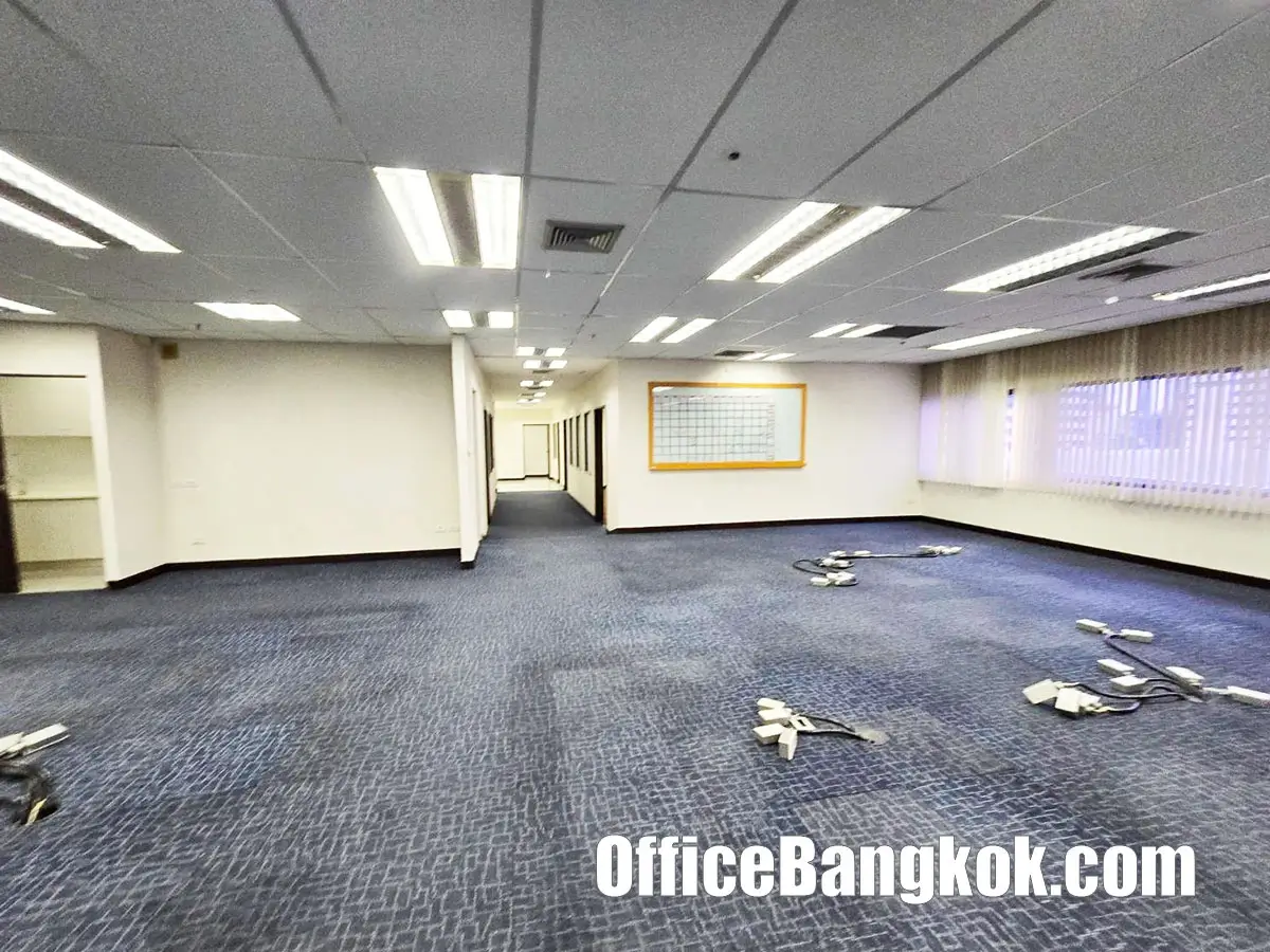 Rent Office With Partly Furnished 350 Sqm Close To Asok BTS Station