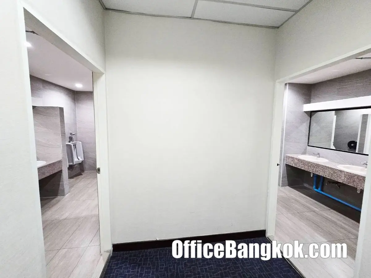 Rent Office With Partly Furnished 350 Sqm Close To Asok BTS Station