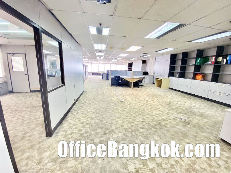 Rent Office With Partly Furnished 210 Sqm Close To Asoke BTS Station