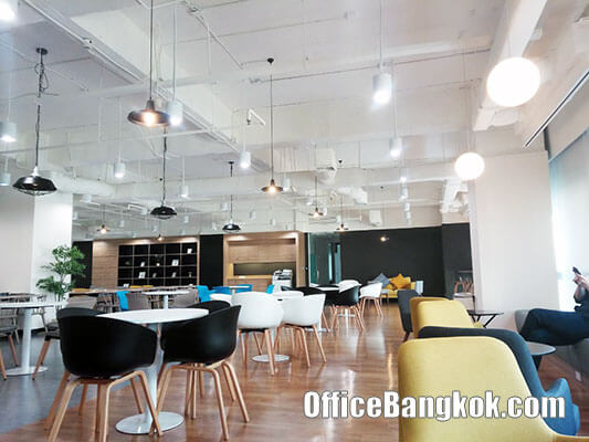 สำนักงานสำเร็จรูปอาคารเสริมมิตร ทาวเวอร์ (Service Office at Serm-Mit Tower) ออฟฟิศขนาดเล็กให้เช่าพร้อมเฟอร์นิเจอร์ทำเลอโศก