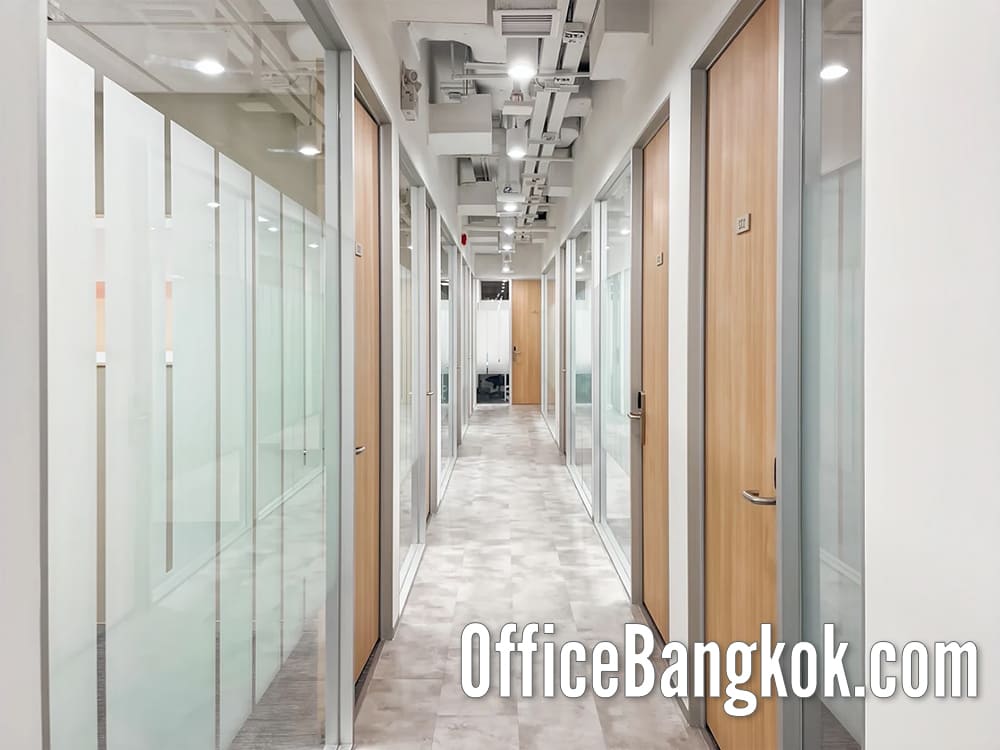 เช่าสำนักงานสำเร็จรูปเจ พาร์ค ศรีราชา นิฮอน มูระ (Rent Service Office at J-Park Sri Racha Nihon Mura) Co-Working Space และออฟฟิศขนาดเล็กให้เช่าพร้อมเฟอร์นิเจอร์ทำเลชลบุรี